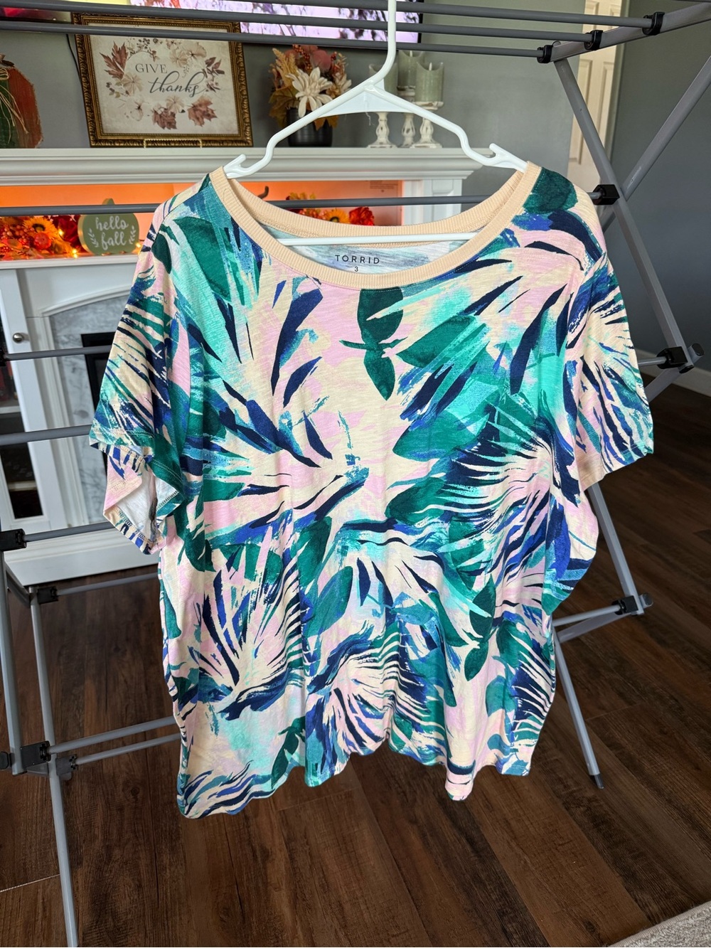 torrid Pastel Pink Tropical Leaf Short Sleeve Tee with Teal & Blue Accents